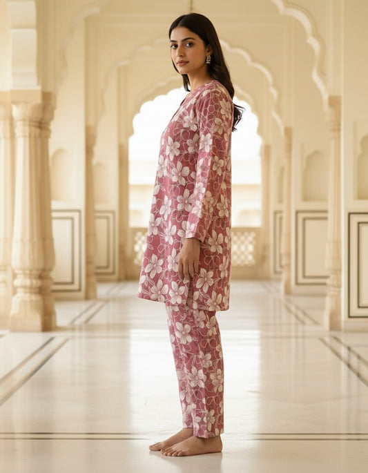 STRAIGHT-CUT WITH MATCHING TROUSERS