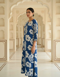 BLUE AND WHITE FLORAL PRINTED