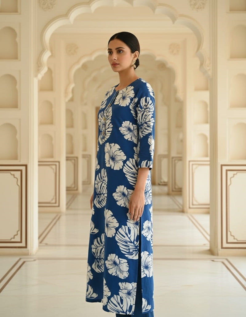BLUE AND WHITE FLORAL PRINTED