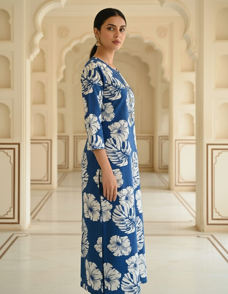 BLUE AND WHITE FLORAL PRINTED